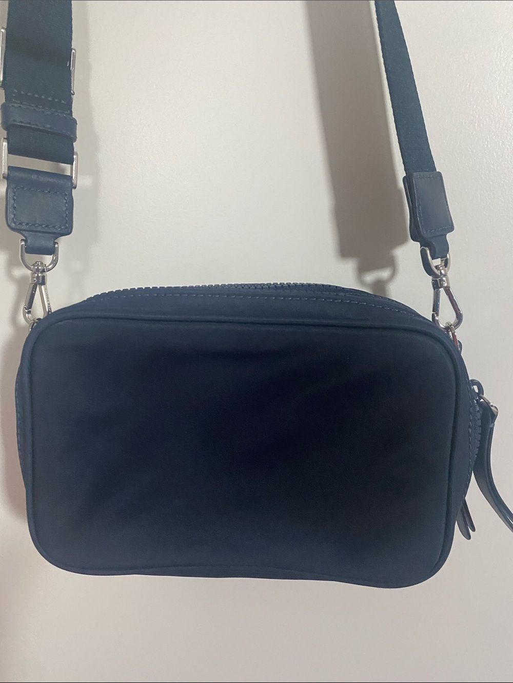 Kate Spade navy crossbody with strap - Picture 4 of 12